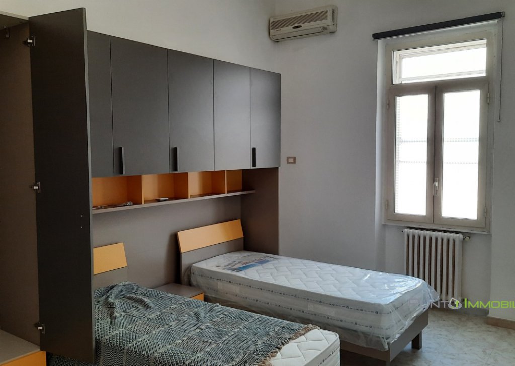 Affitto appartamento Brindisi - centralissimo ed ampio appartamento Località centro