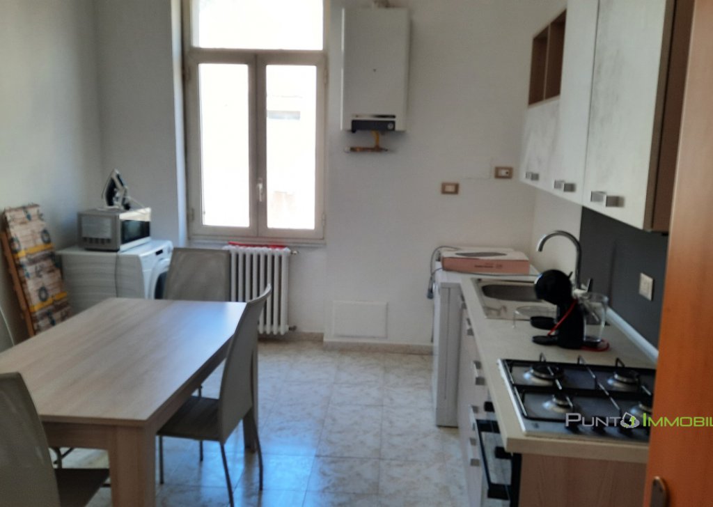 Affitto appartamento Brindisi - centralissimo ed ampio appartamento Località centro