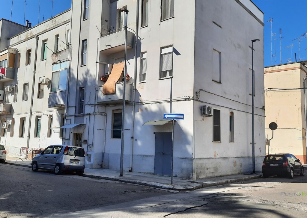 Vendita appartamento Brindisi - trilocale ben strutturato Località commenda