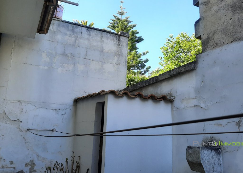 casa indipendente in vendita  via campi salentina 7, Cellino San Marco, località centro