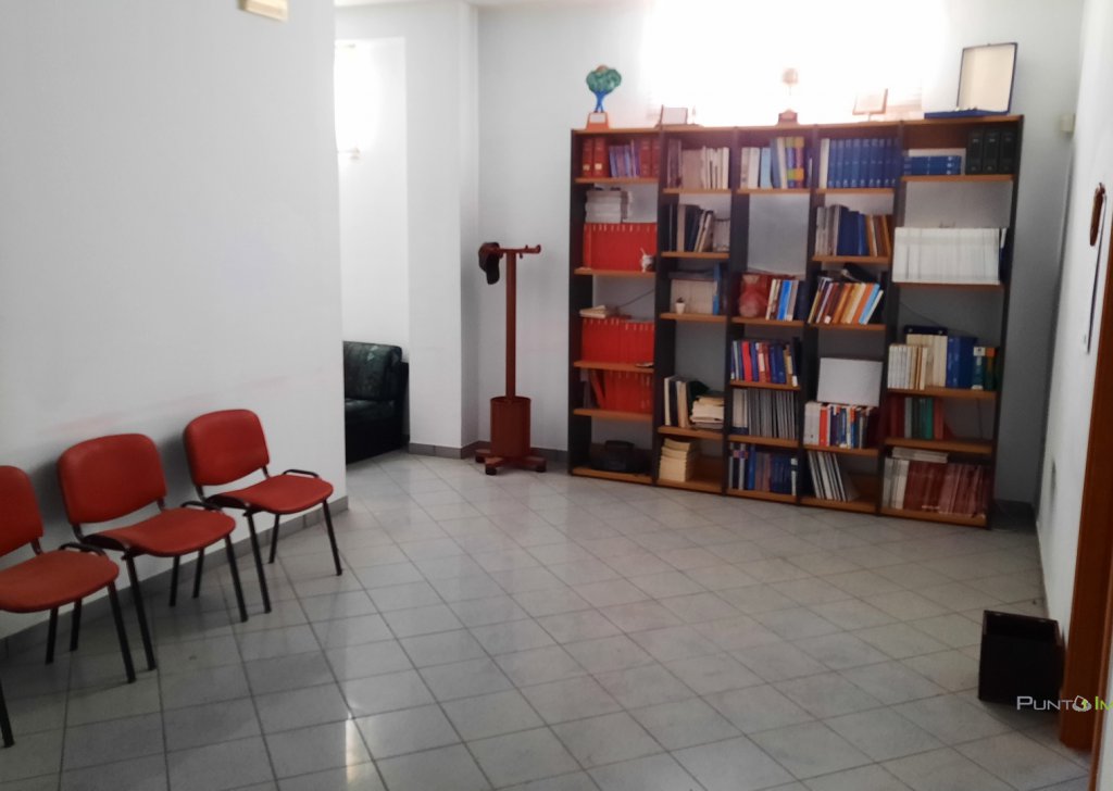 ufficio / studio in vendita  via carmine 44, Brindisi, località centro