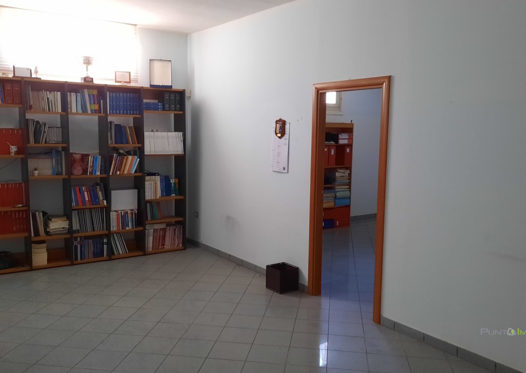 Vendita ufficio / studio Brindisi - ampio ufficio in centro Località centro