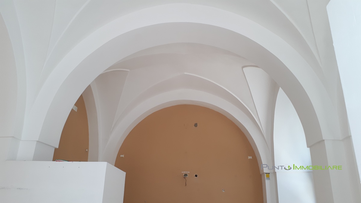 Negozio - Loc.Com. BRINDISI affitto  Brindisi  Punto Immobiliare