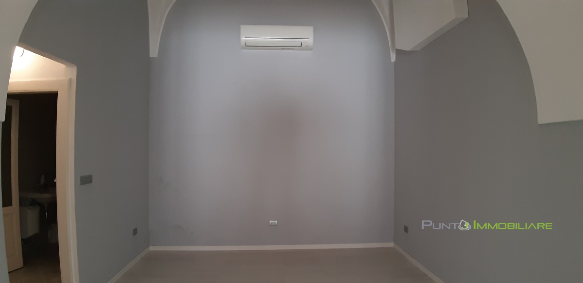 Negozio - Loc.Com. BRINDISI vendita  Brindisi  Punto Immobiliare
