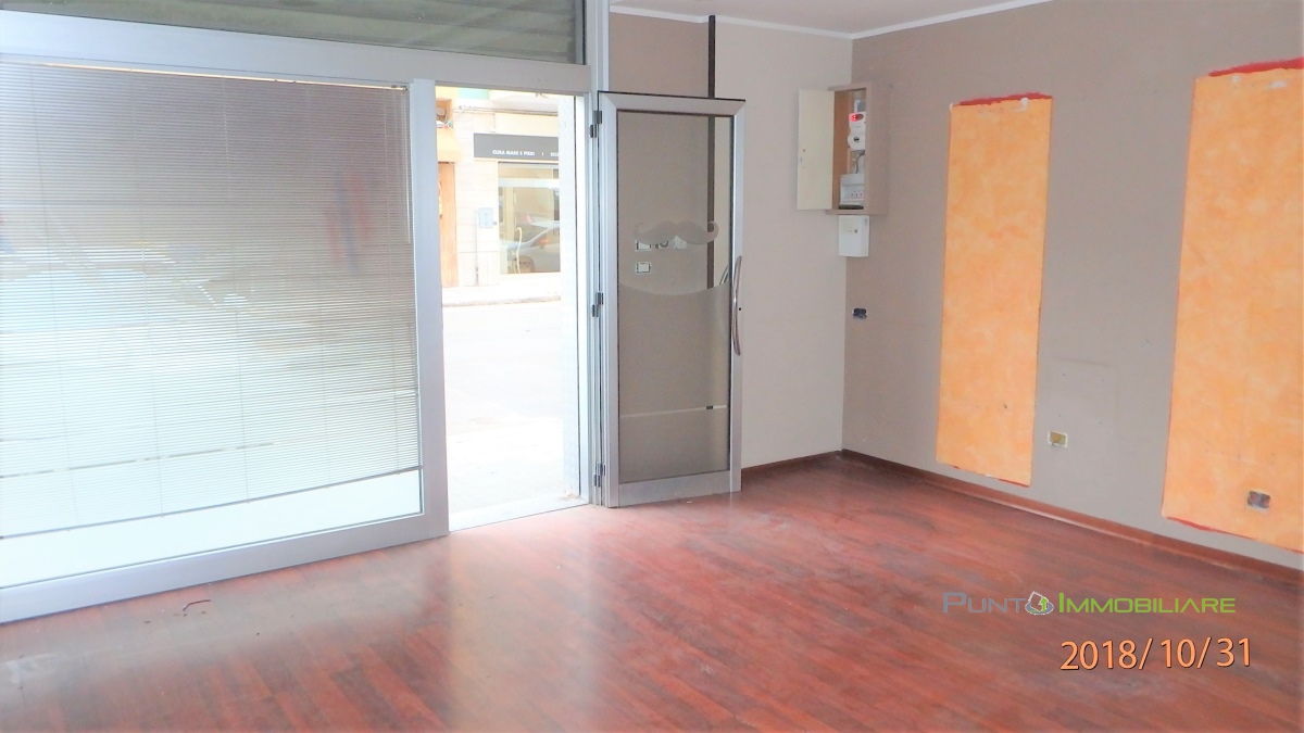 Negozio - Loc.Com. BRINDISI vendita  Brindisi  Punto Immobiliare