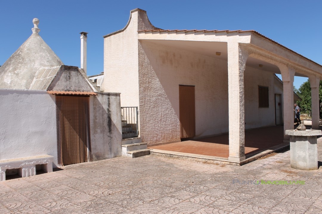 Villa CEGLIE MESSAPICA vendita  Ceglie Messapica  Punto Immobiliare